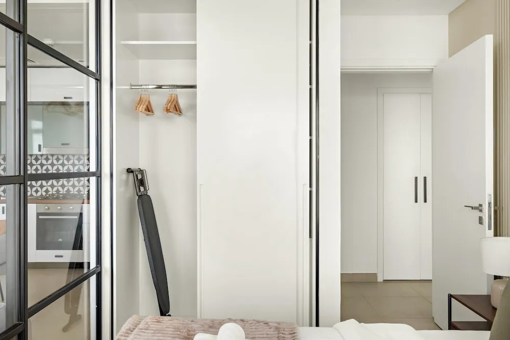 Silkhaus Stylish 2bdr Emaar Tower Near Mall