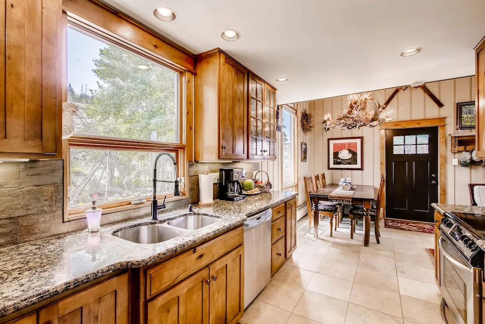 611 Oro Grande Street House 6 Bedrooms 4.5 Bathrooms Home