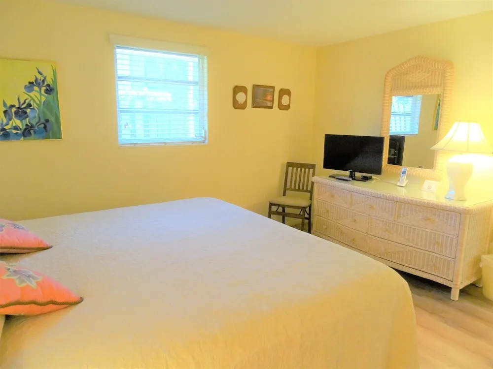 Aloha Kai - 45 2 Bedrooms 1 Bathroom Apts