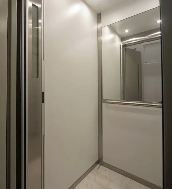 Bacalhoeiros 125 Hotel