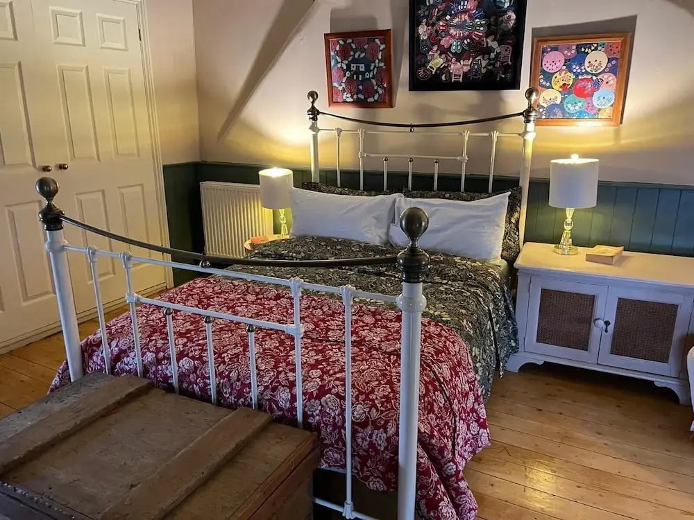 The Hillis Farmhouse - 6 Bed - Sleeps 11 - Pets