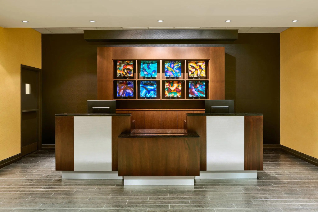 Four Points by Sheraton Milwaukee North Shore