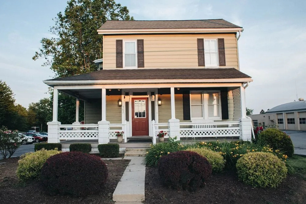 Country Squire Inn and Suites