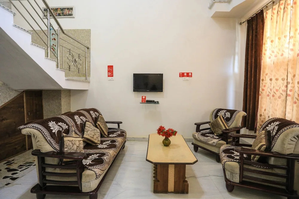 OYO 10287 Home 3BHK Villa near Lake City Mall