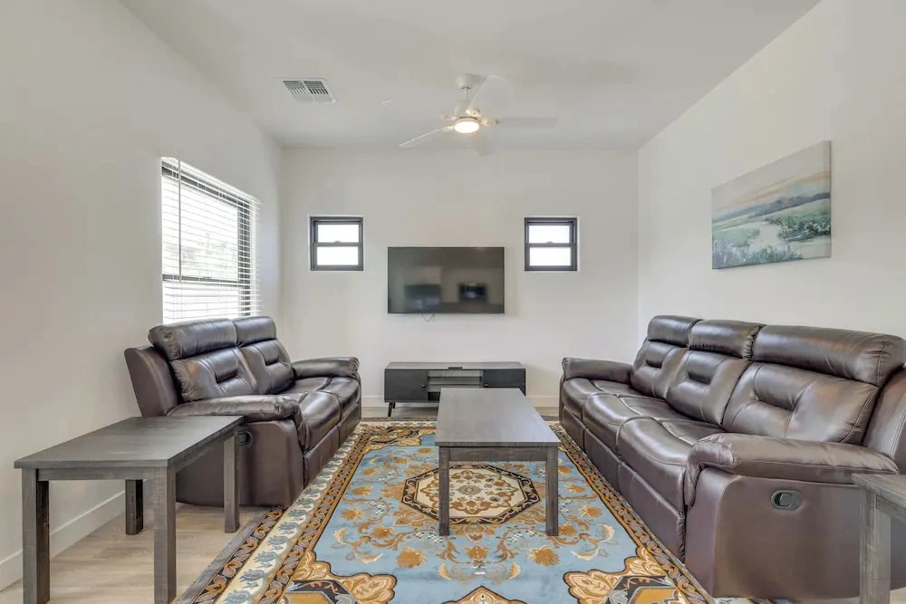 Easy Dtwn Access! Prime PHX Stay For Couples