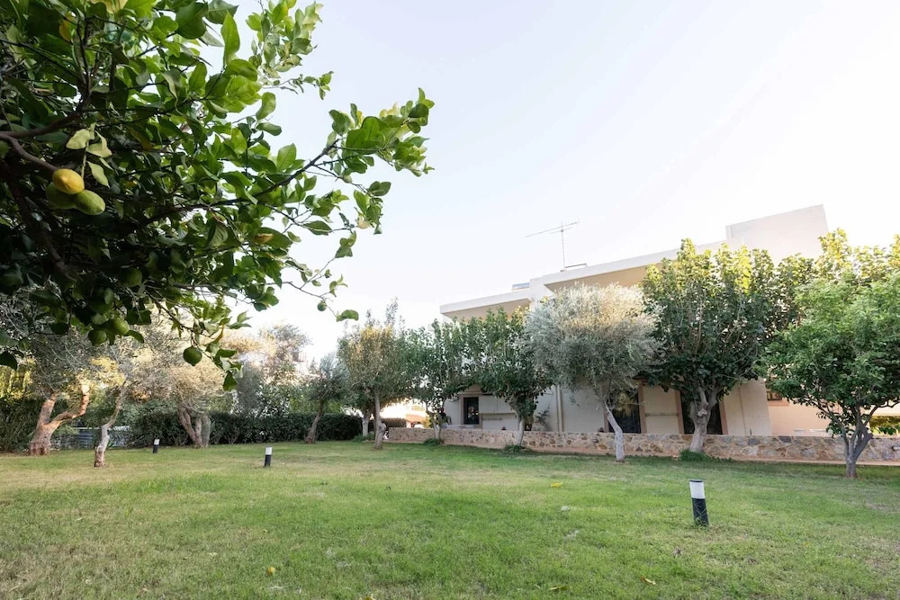 Mear Luxury Studio - Crete Garden Gem