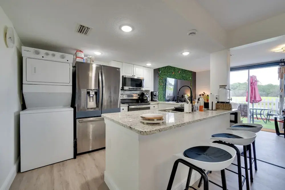 Pool + Patio: Family-friendly Townhome By Disney!