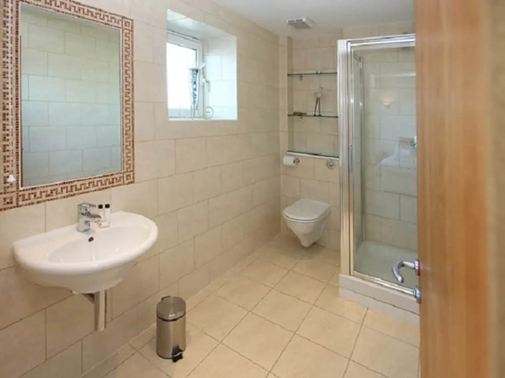 Jeanneau - Prestigious Dolphin Quays apartment on Poole Quay