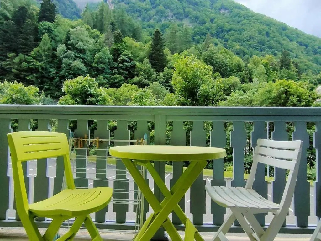 Appartement Cauterets, 3 pièces, 6 personnes - FR-1-234-253