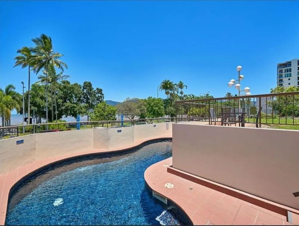 Cairns Ocean View Apartment