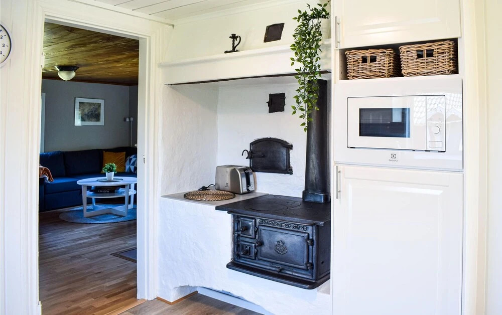 2 Bedroom Awesome Home In Rockneby