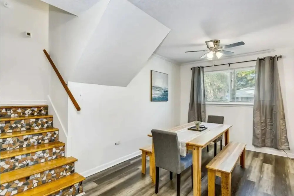 Near Downtown Beach House Apt