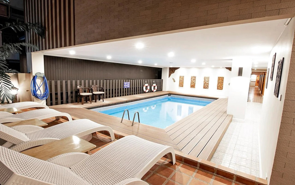J PLACE HOTEL