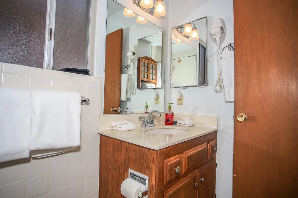 Moonridge Mile 2 Bedrooms 1 Bathroom Home