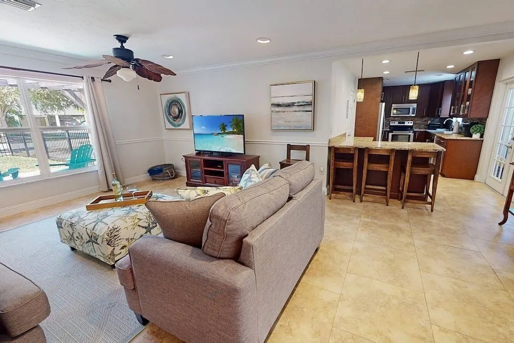 Toes in the Water - Pool Home on Siesta Key