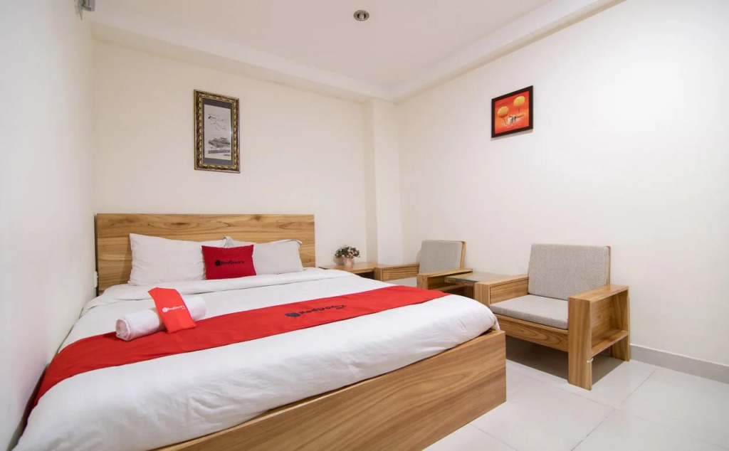 KnK Inn Boutique Hotel and Rooftop Sports Pub