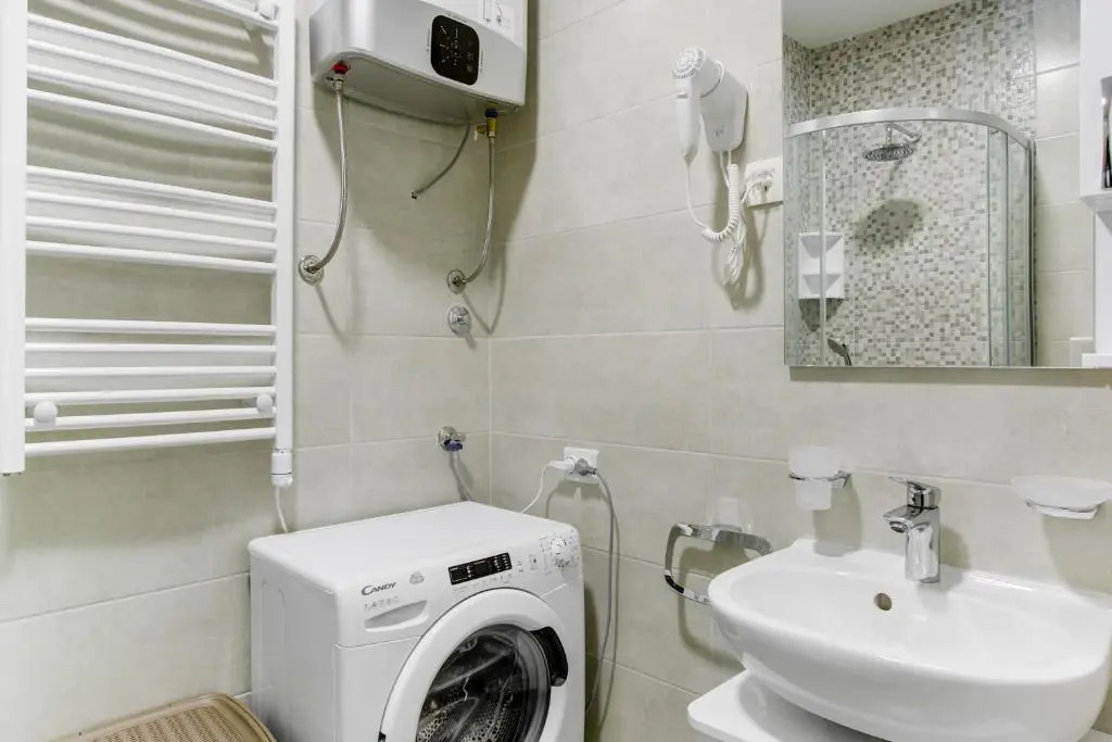 Apartments Lora 13.Jula, 15