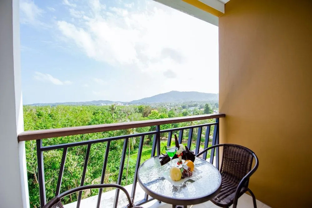 Grand Nai Harn Suites