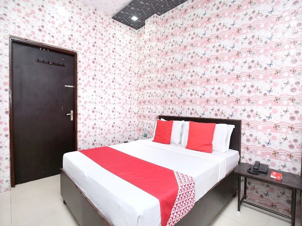 Asha Bed & Breakfast by OYO Rooms