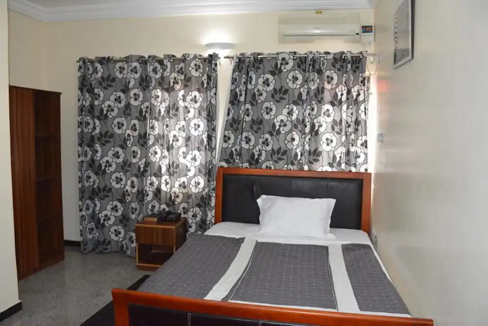 Platinum Inn Gee Hotel