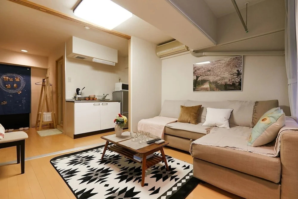 Nishishinjuku Hana House