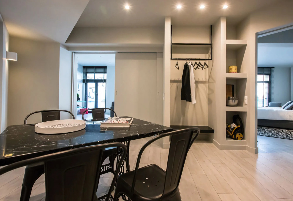 Mind-blowing petite studio in the heart of Athens!