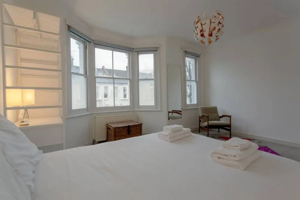 2 Bedroom House in Kensal Green