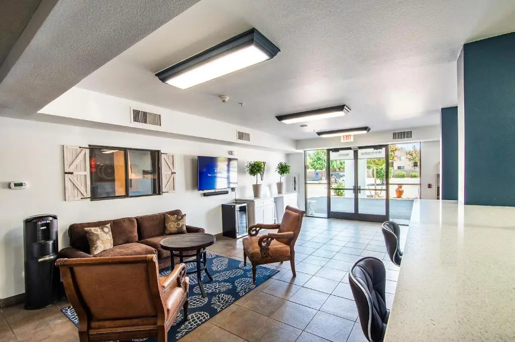 The Vistas 119 Modern studio with full kitchen 1st floor great location