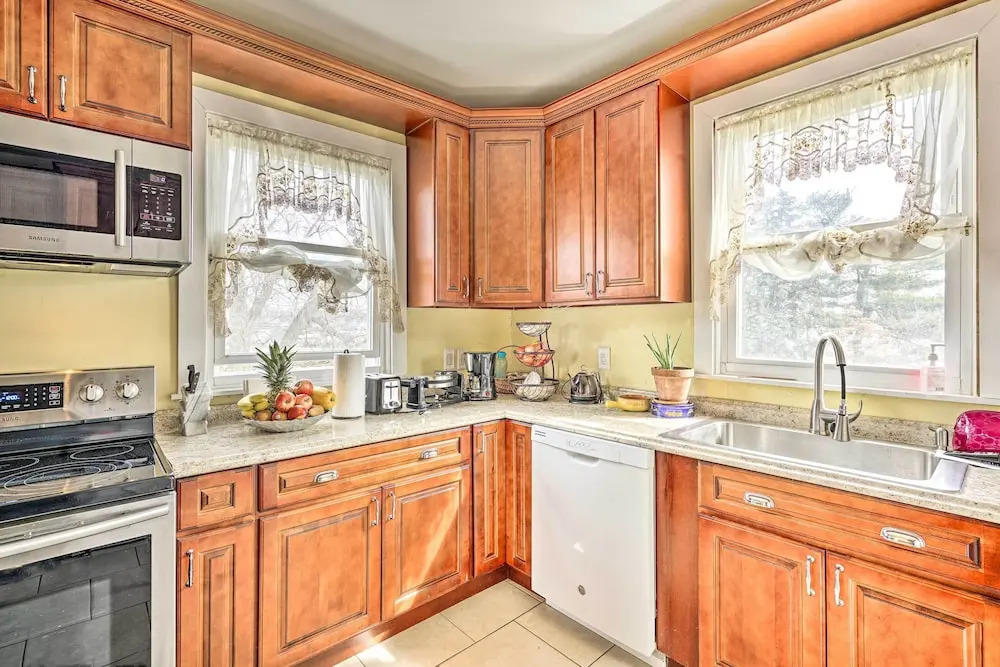 Long Branch Apartment: 1 Mi to Beach, Pier Village