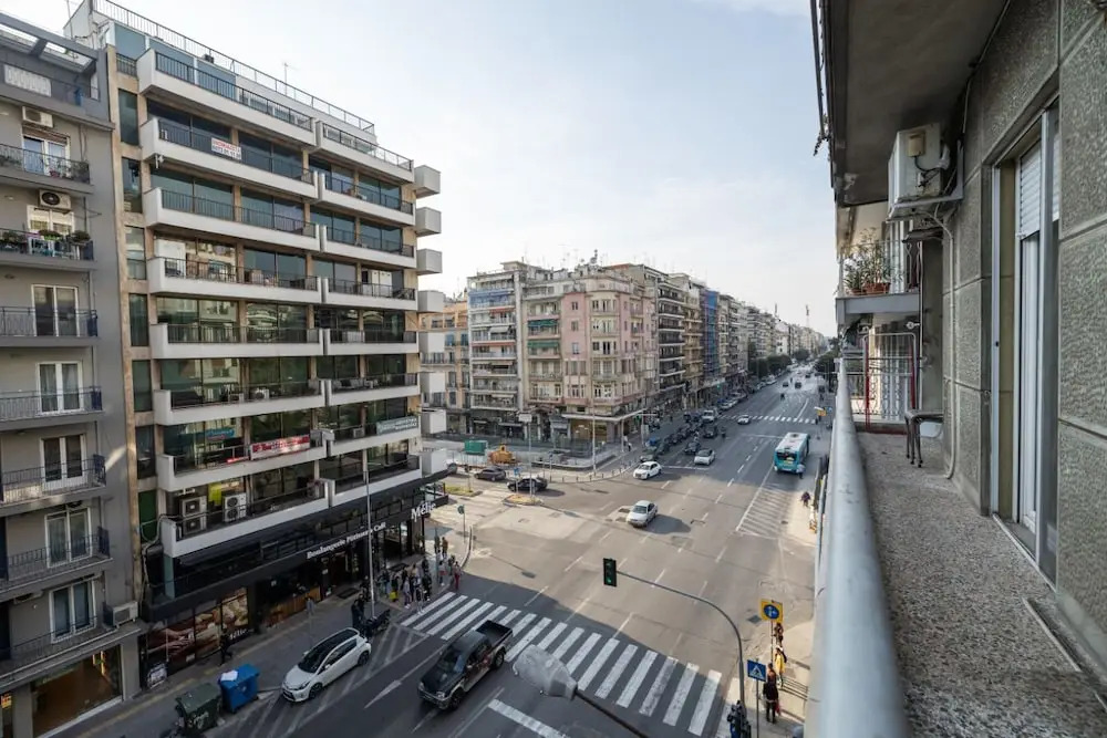 Egnatia Central Spacious 3 Bd Apt