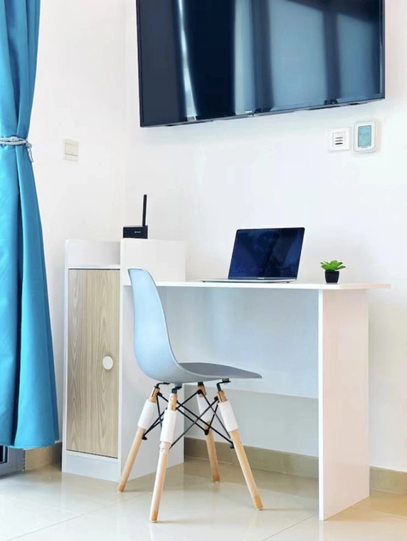 Квартира Lxury Brand New Studio with Balcony and Marina View