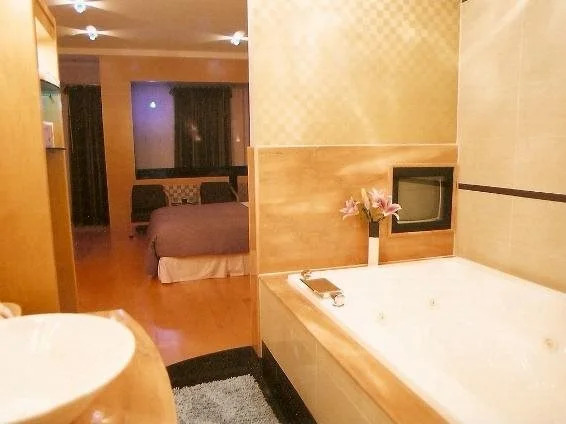 Royal Group Motel Wen Shin Branch