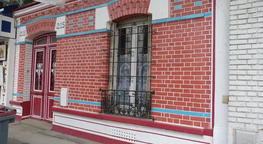 Paris Guesthouse