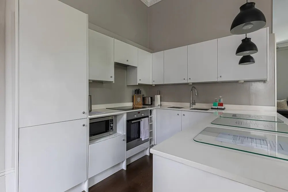 Stunning 1-bed flat near Bayswater, West London