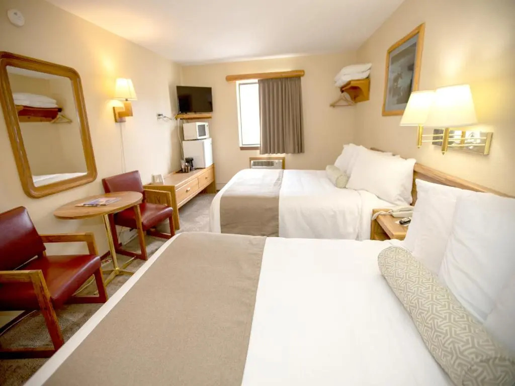 Beartooth Hideaway Inn & Cabins