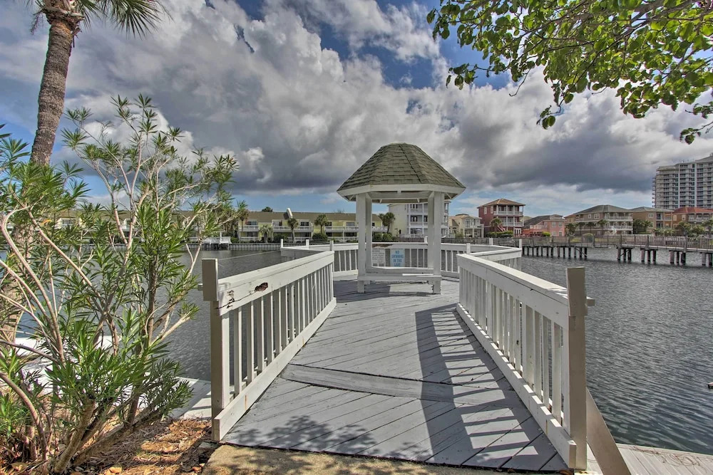 Destin Townhome With Beach Access & 2 Pools!