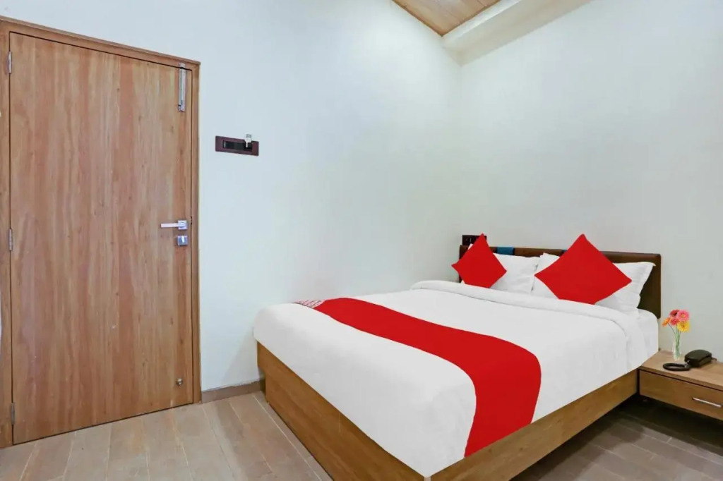 FabHotel Malali Residency