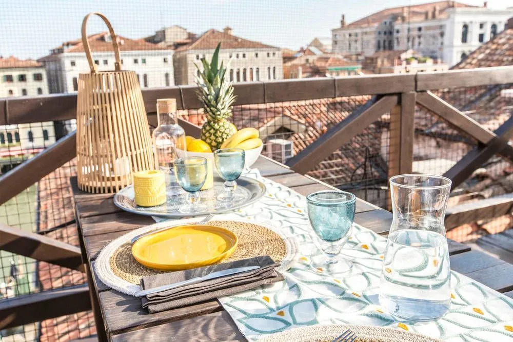 Grand Canal Design Apartment R&R