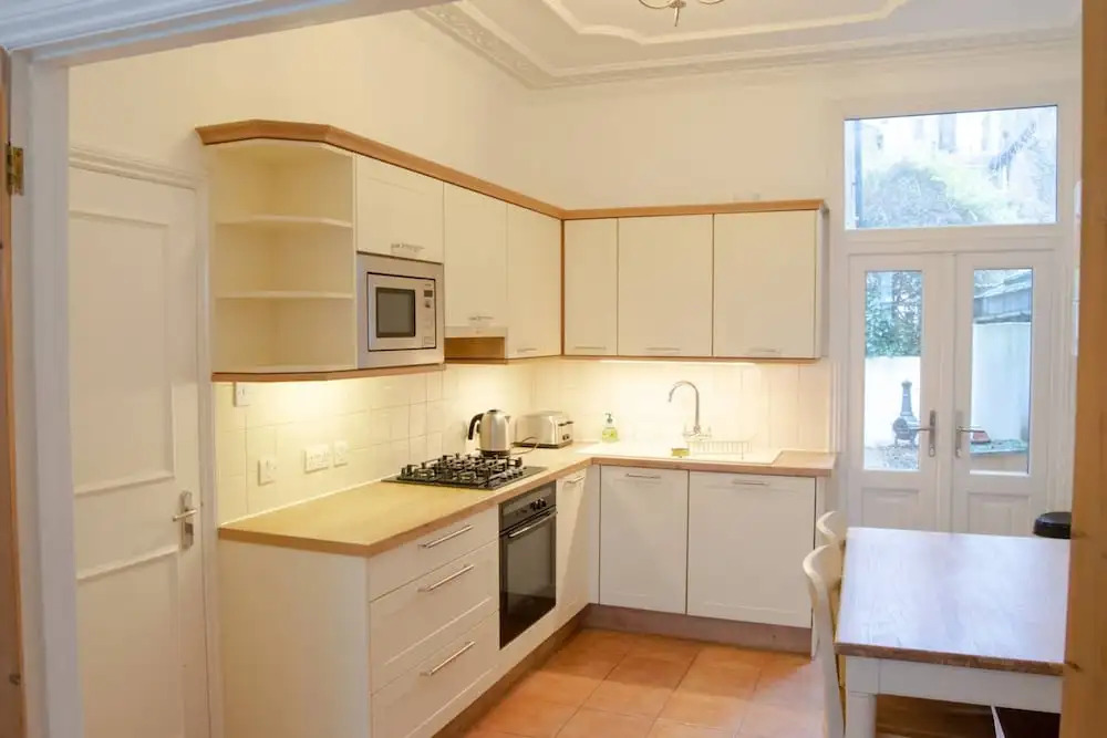 2 Bedroom Apartment Close to Clapham Junction Station