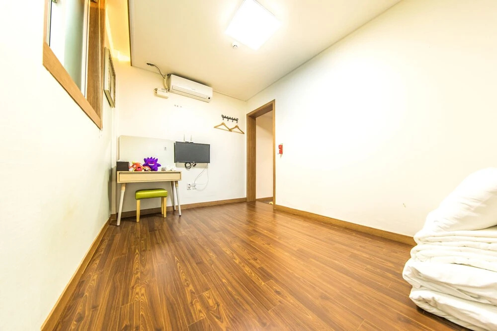 Rgb House Hostel