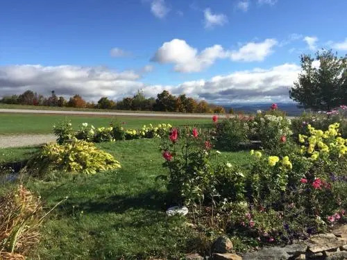 Cooper Hill Inn