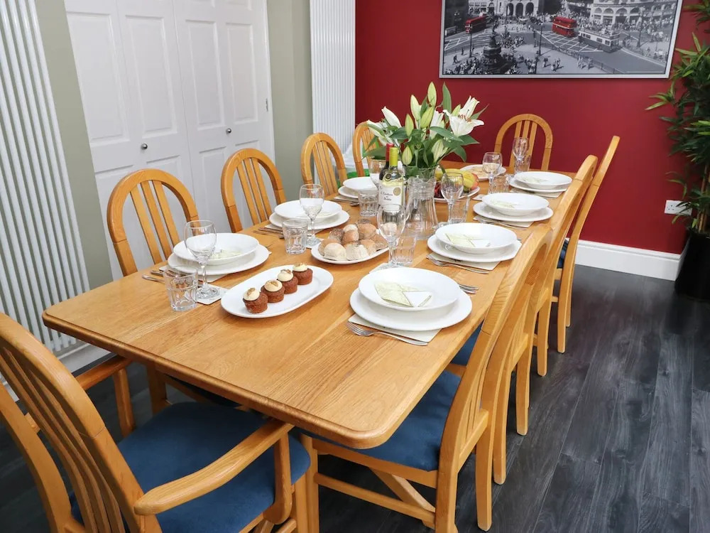Thorncliffe House