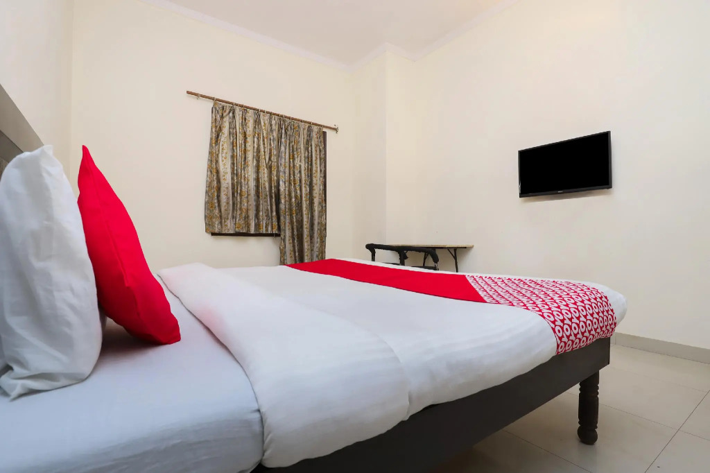 OYO 8467 Hotel Shiv Shakti Inn