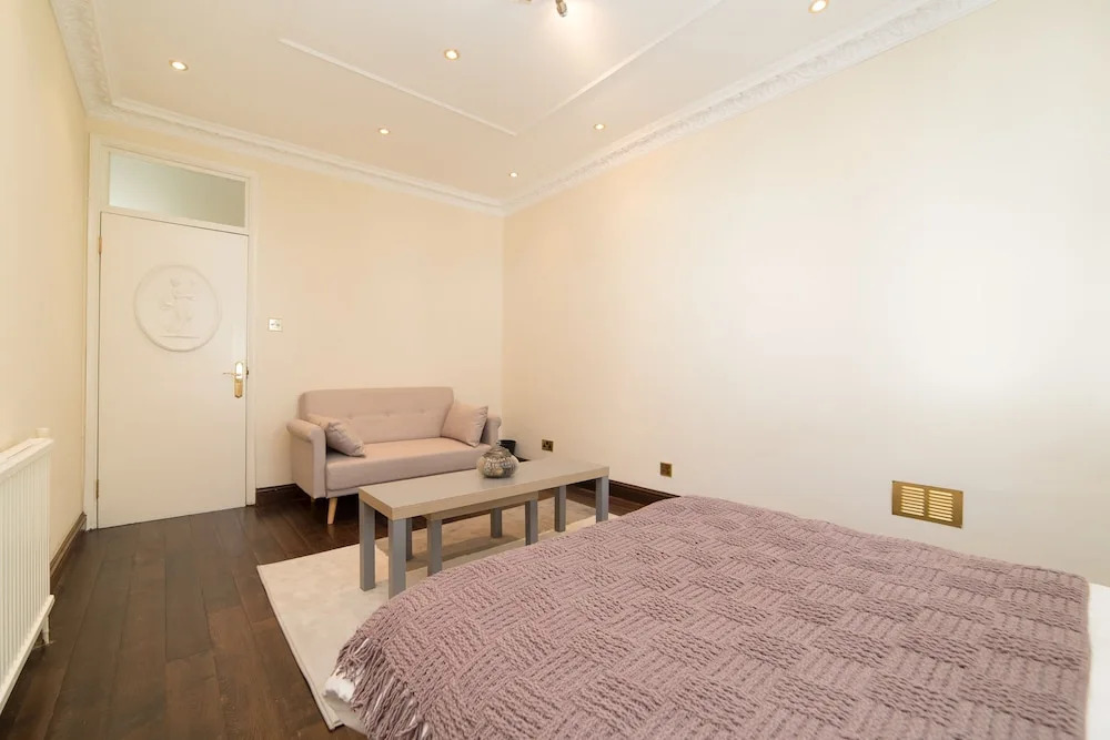 Excel Apartments Hyde Park