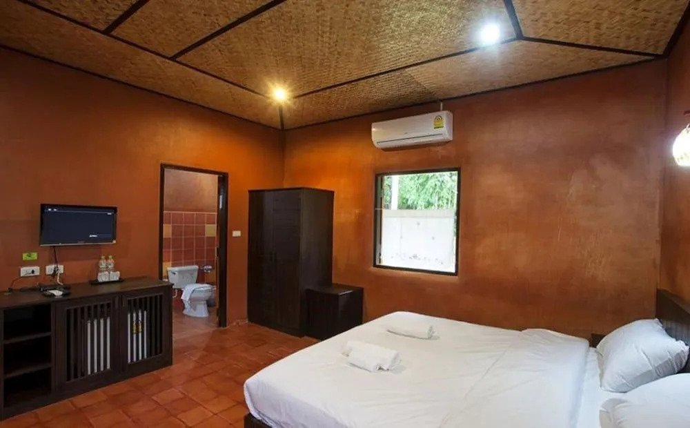 Baan Din Dee resort