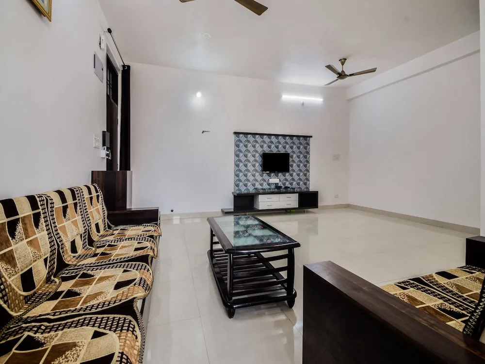 OYO 23562 Home Blissful 3BHK Nela Talaab