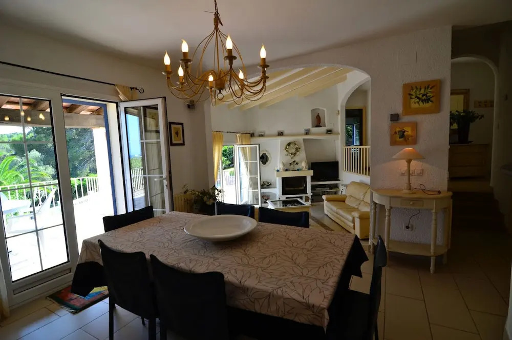 Villa  Villa Montgri