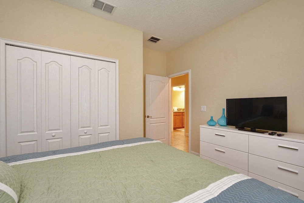 Storey Lake 5 Bedroom Townhome w Pool - 1600ST