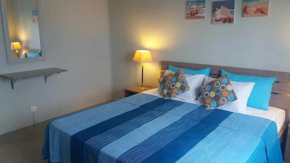 Sunny Private First Floor 1-br Beach Apartment With Spacious Balcony, Pool, Wifi