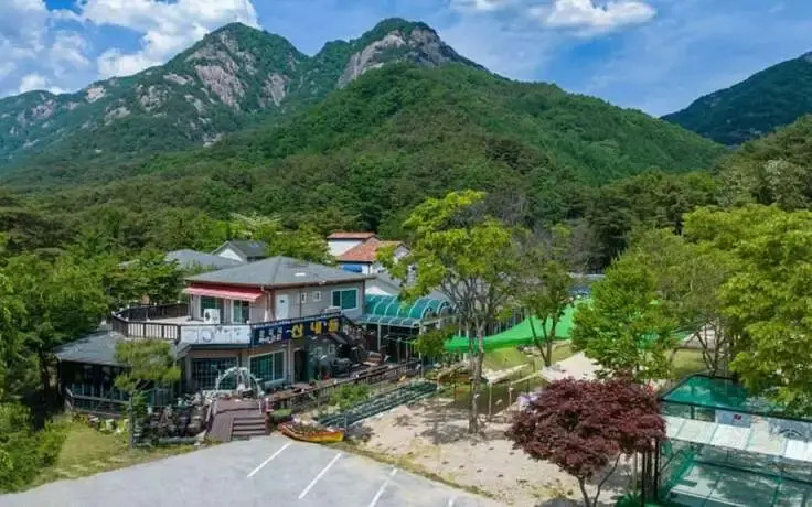 Pocheon Sanjung Resort Pension & Caravan